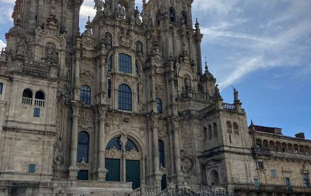 Voici la belle  aventure de Jacques Fradet  Départ du Puy en Velay le 11  avril 2024 ,  arrivée a SAINT JACQUES DE COMPOSTELLE  le  13 juin 2024 . 1512km 